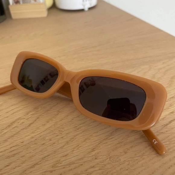 Shevoke Accessories - SHEVOKE Norm Tan sunglasses